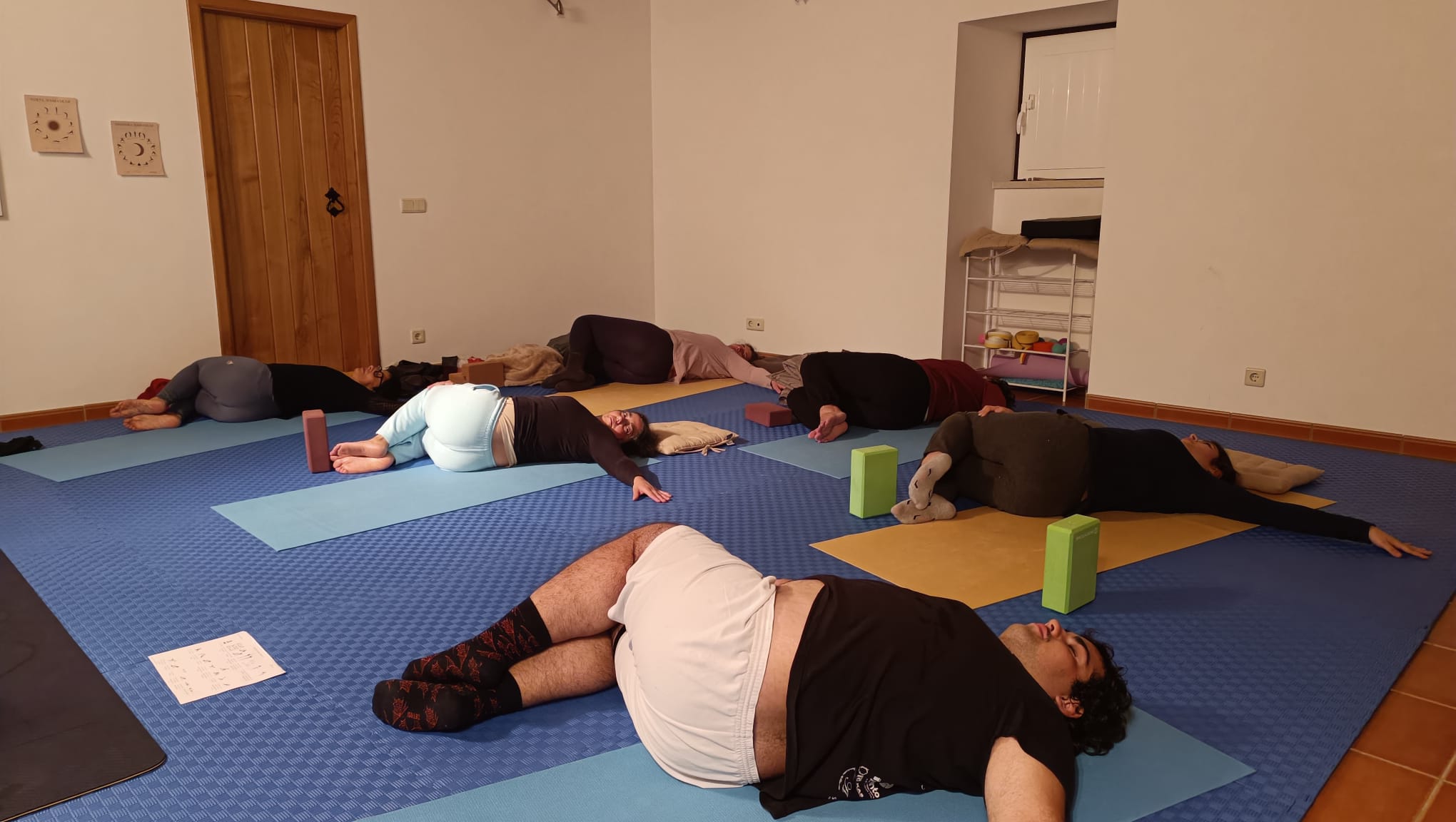 Aula de Yoga para adultos nos Mosteiros